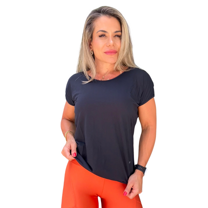 BLUSA TORCIDA NAS COSTAS